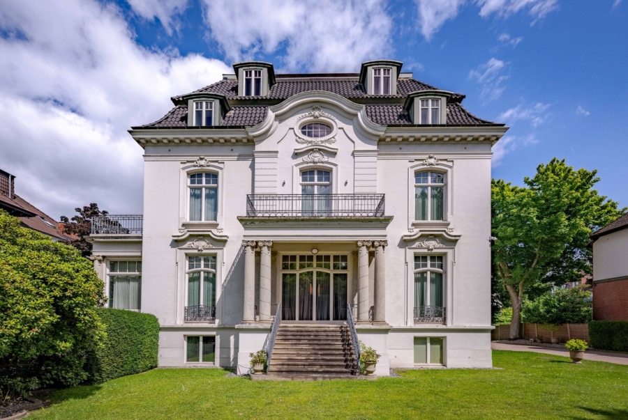 Architektonisches Meisterwerk | Repräsentative Villa in Bestlage - Hausansicht (5594)