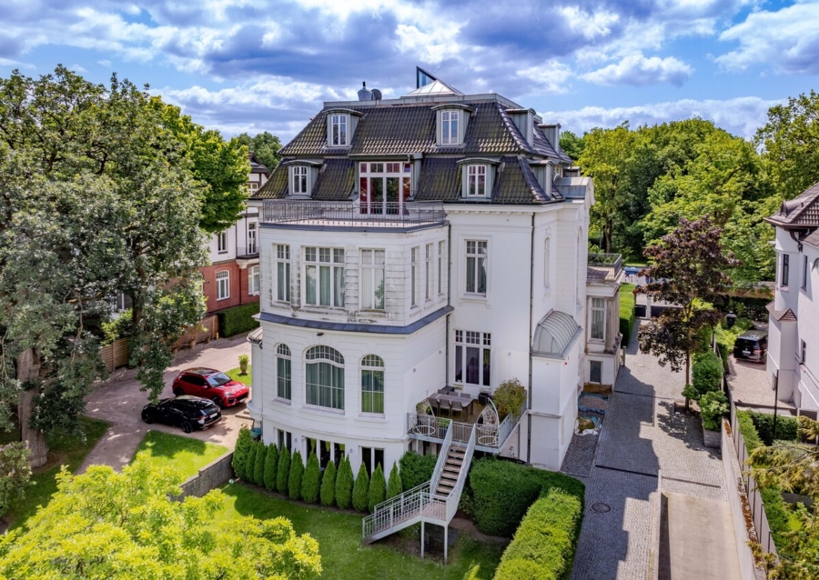 Architektonisches Meisterwerk | Repräsentative Villa in Bestlage - Luftbild (5611)