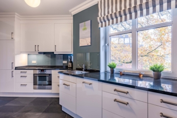 Großzügige Eigentumswohnung im ersten Obergeschoss - Küche (227)