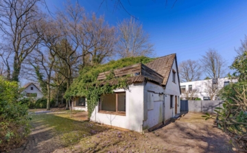 Grundstück in begehrter Nachbarschaft - Hausansicht (Altbestand) (259)