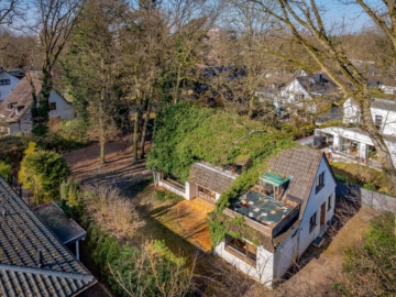 Grundstück in begehrter Nachbarschaft - Hausansicht (Altbestand) (260)