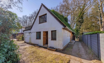 Grundstück in begehrter Nachbarschaft - Hausansicht (Altbestand) (261)