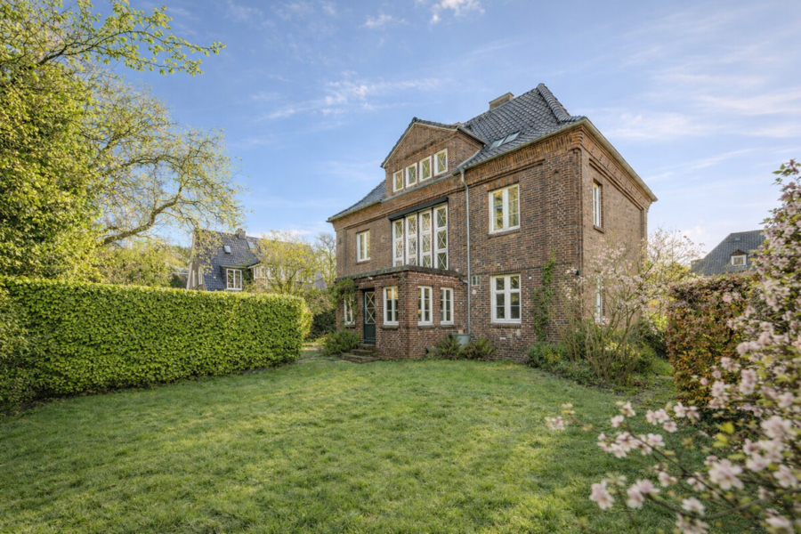 Stilvolle Rotklinker-Villa nahe der Waitzstraße - Hausansicht (6458)