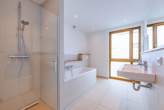 Vollbad m Dusche