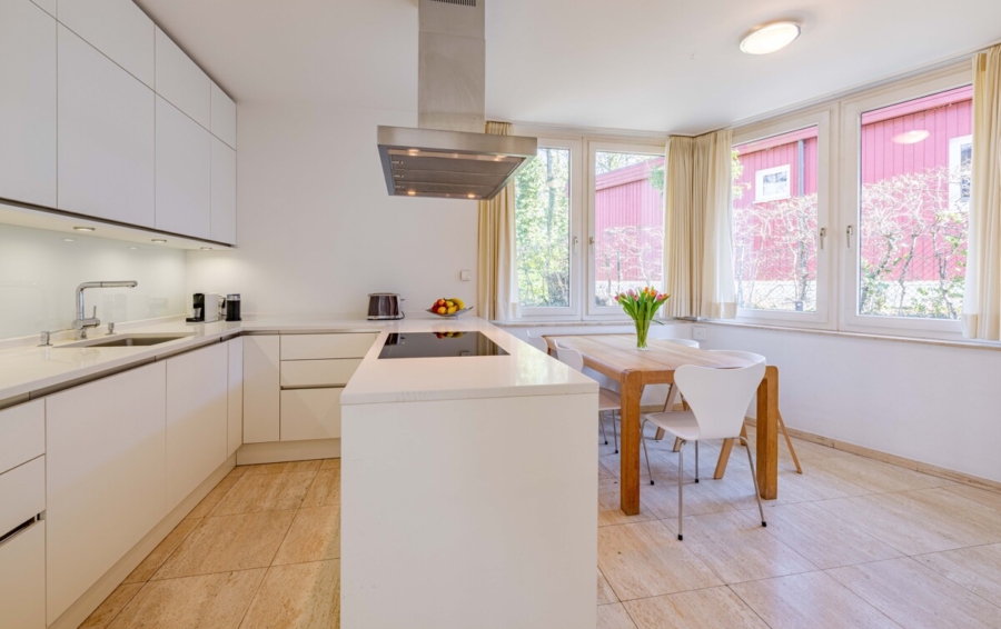 Exklusives Anwesen mit Gästehaus an der Wittenbergener Heide - Küche (6544)