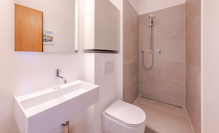 Leben mit Elbpanorama - Badezimmer (7100)