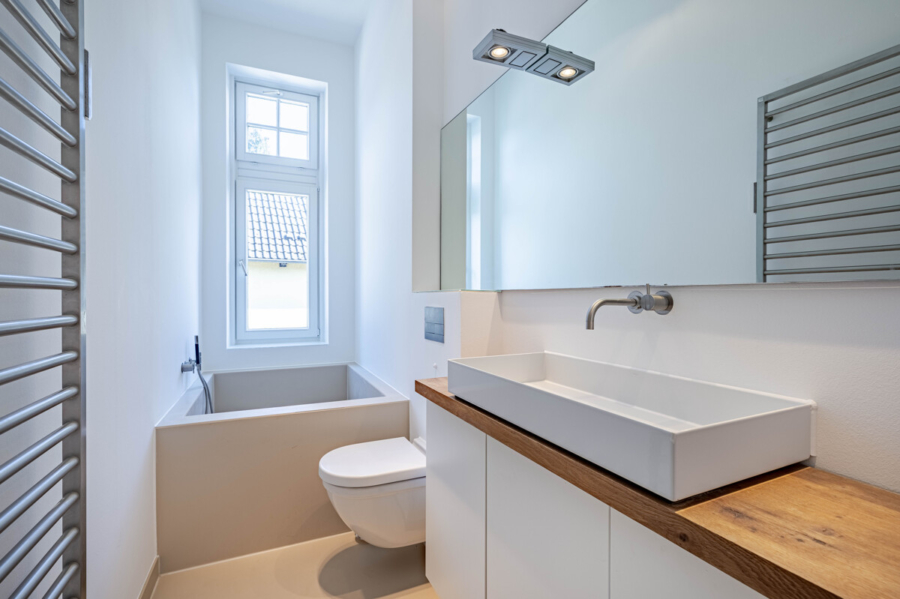 Altbau in seiner schönsten Form! - Wannenbad (6660)