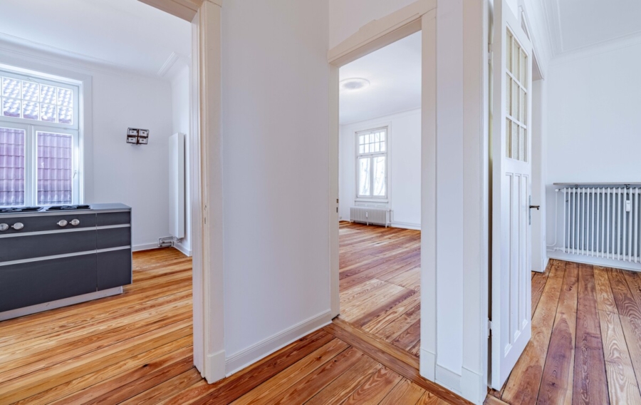 Altbau in seiner schönsten Form! - Flur | Küche | Wohnen (6649)