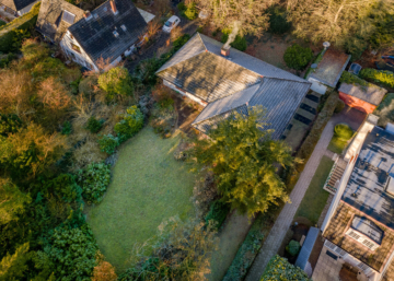 Großzügiges Grundstück mit vielfältigen Entwicklungsmöglichkeiten - Luftbild (246)