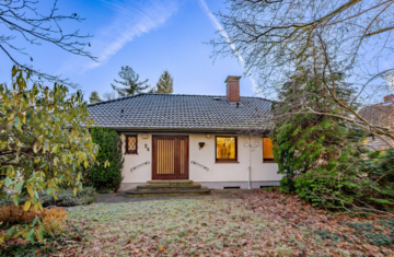 Großzügiges Grundstück mit vielfältigen Entwicklungsmöglichkeiten - Hausansicht (251)